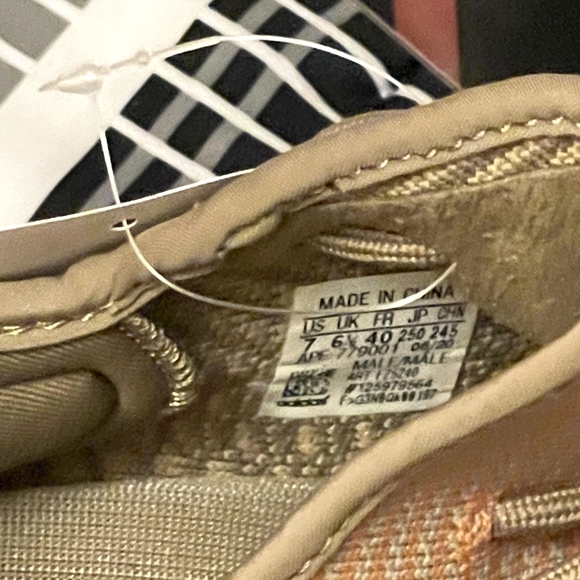 New Yeezy 350 V2 shoes